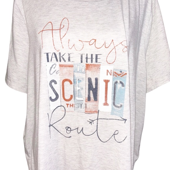 Maurice’s graphic tee - Picture 2 of 3